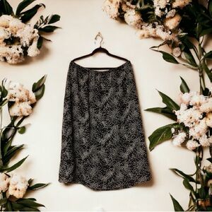 AGB Byer California Vintage Black & Tan Whispy Floral Swirl Print Maxi Skirt